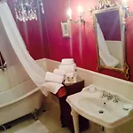 Residenza Dei Ricci فندق مبيت وإفطار 4*