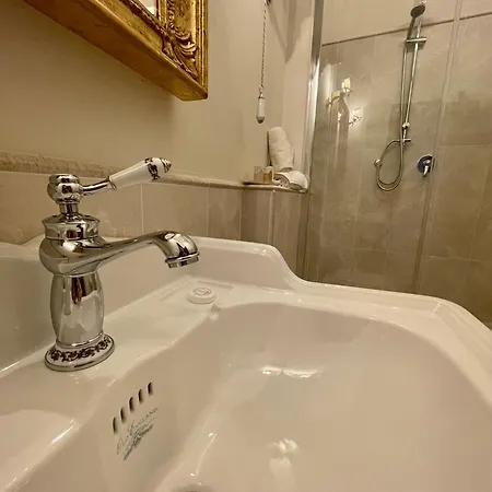 Bed & Breakfast Residenza Dei Ricci 4*